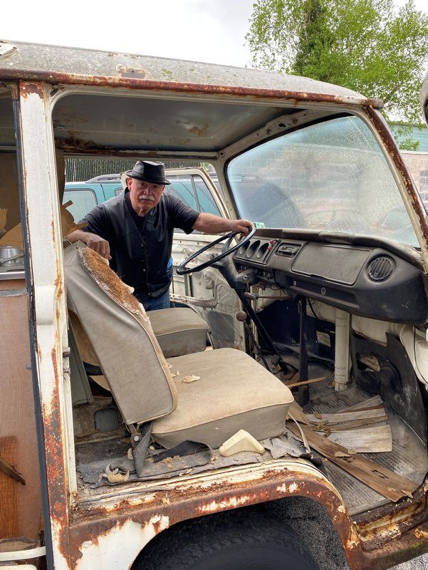 AUC-VWvans4.jpg